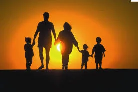 Familia en la playa en familia en la playa
