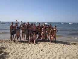 Grupo de amigos en la playa grupo de amigos en playa Hotel Paraiso Miramar